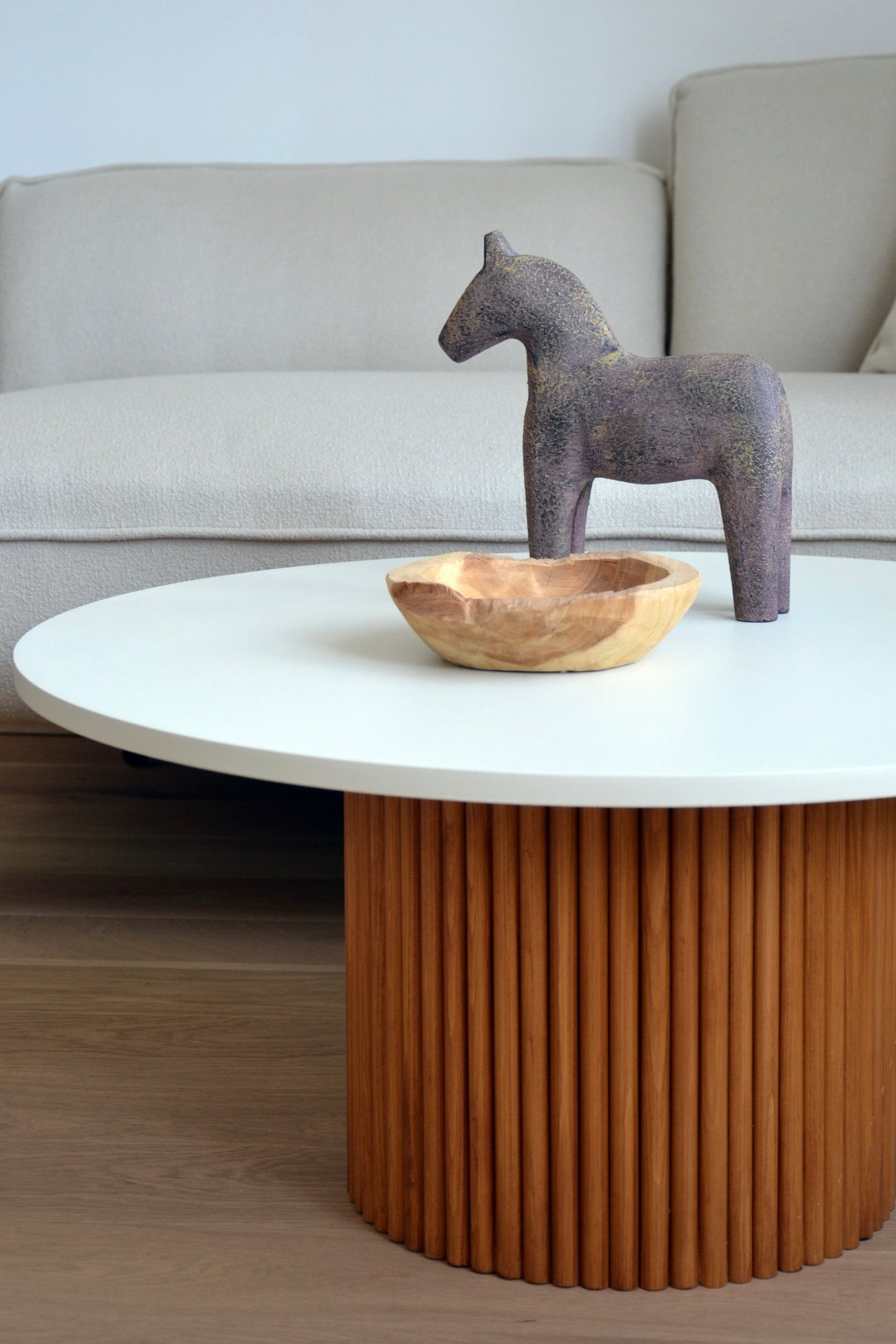 
                  
                    low two-colored round fluted coffee table  Ø 70 cm
                  
                