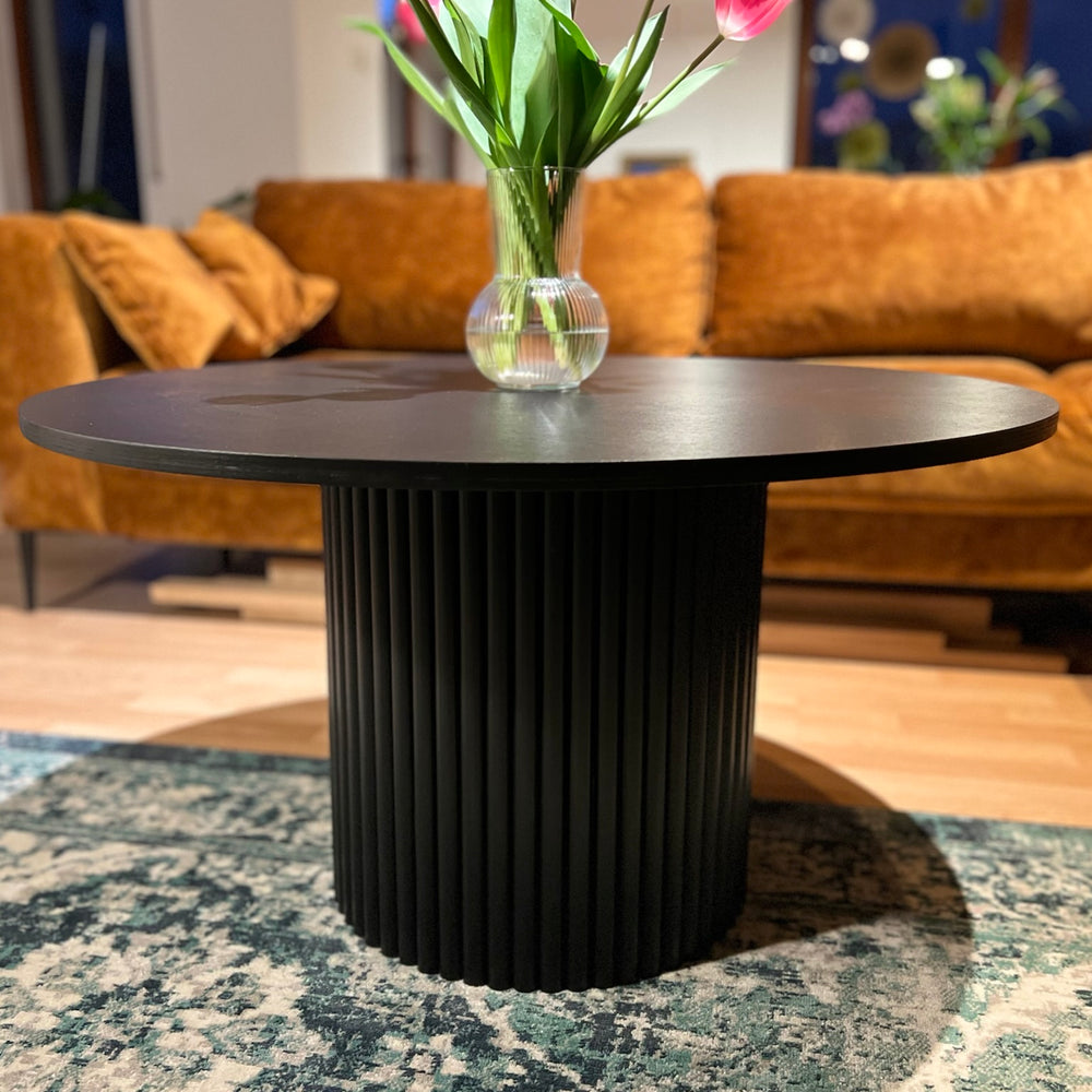
                  
                    black classic round fluted coffee table Ø 80 cm
                  
                