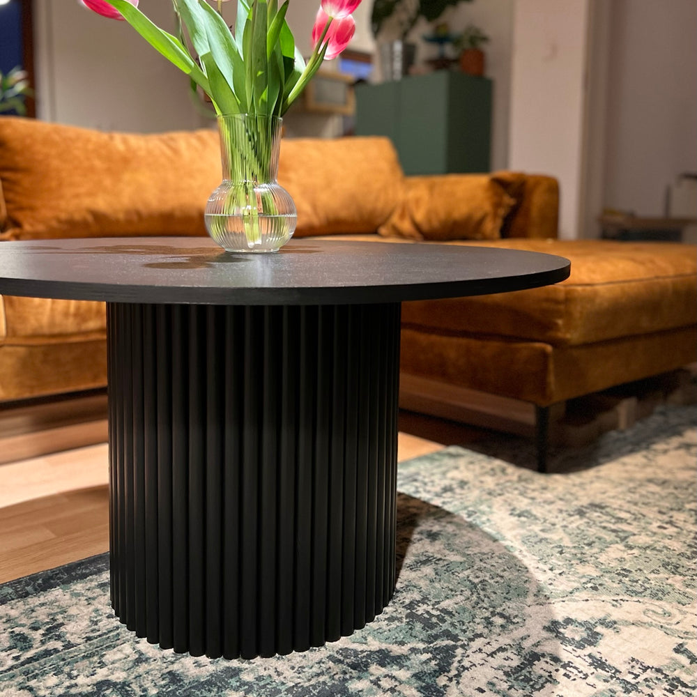 
                  
                    black classic round fluted coffee table Ø 80 cm
                  
                