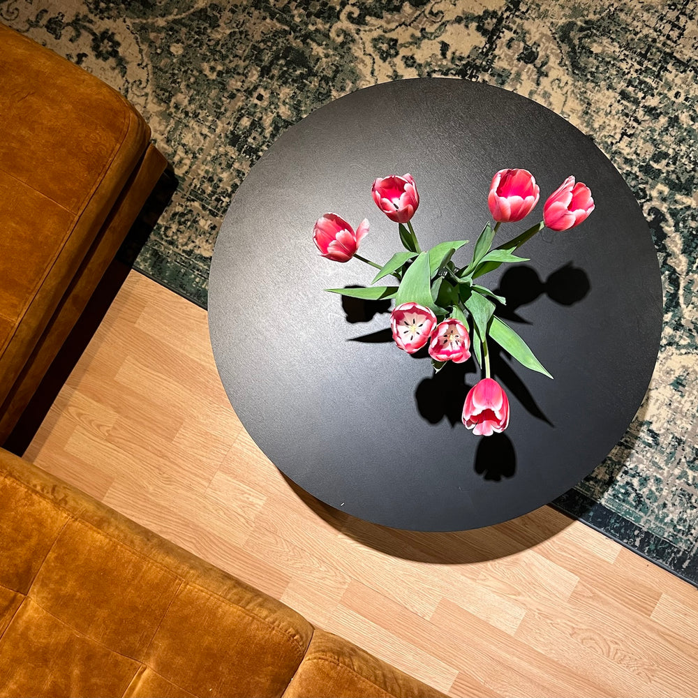 
                  
                    black classic round fluted coffee table Ø 80 cm
                  
                