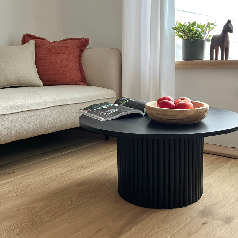 
                  
                    low black round fluted coffee table  Ø 70 cm
                  
                