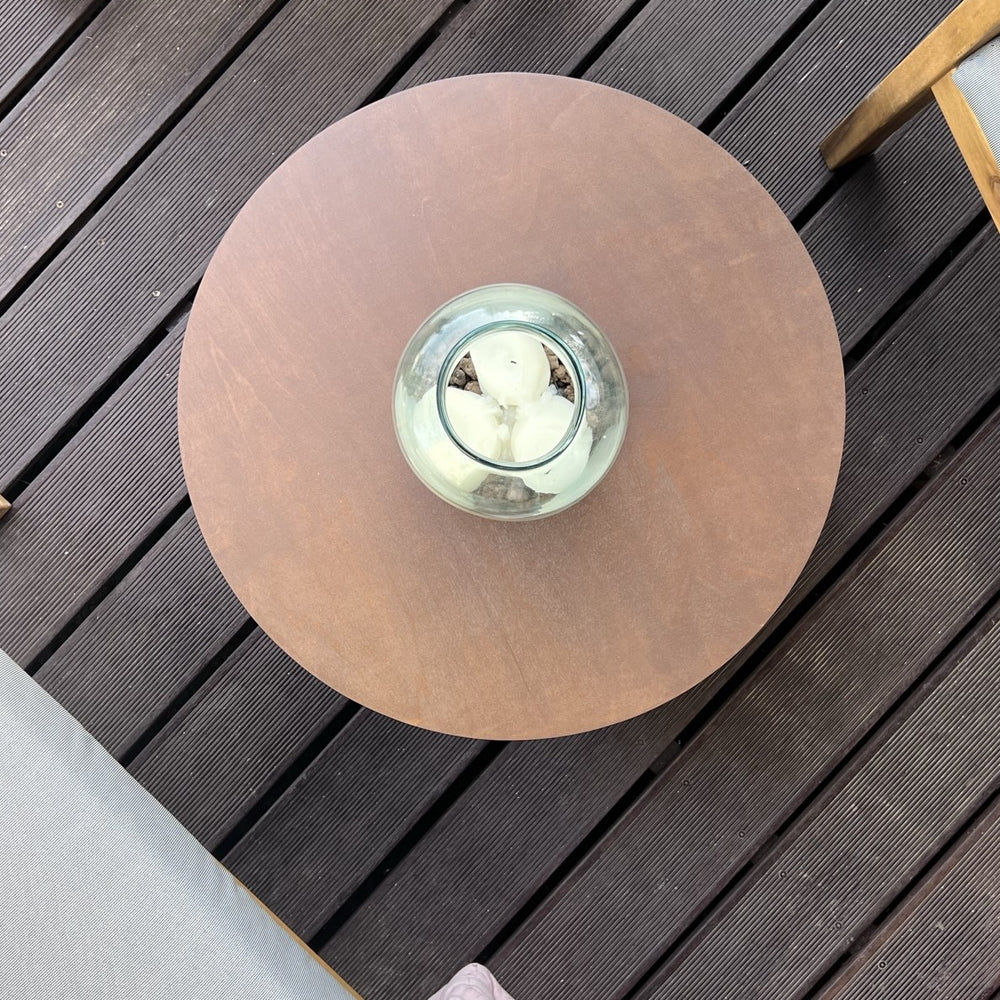 
                  
                    small round wooden coffee table on fluted pedestal Ø 60 cm H: 40 cm
                  
                