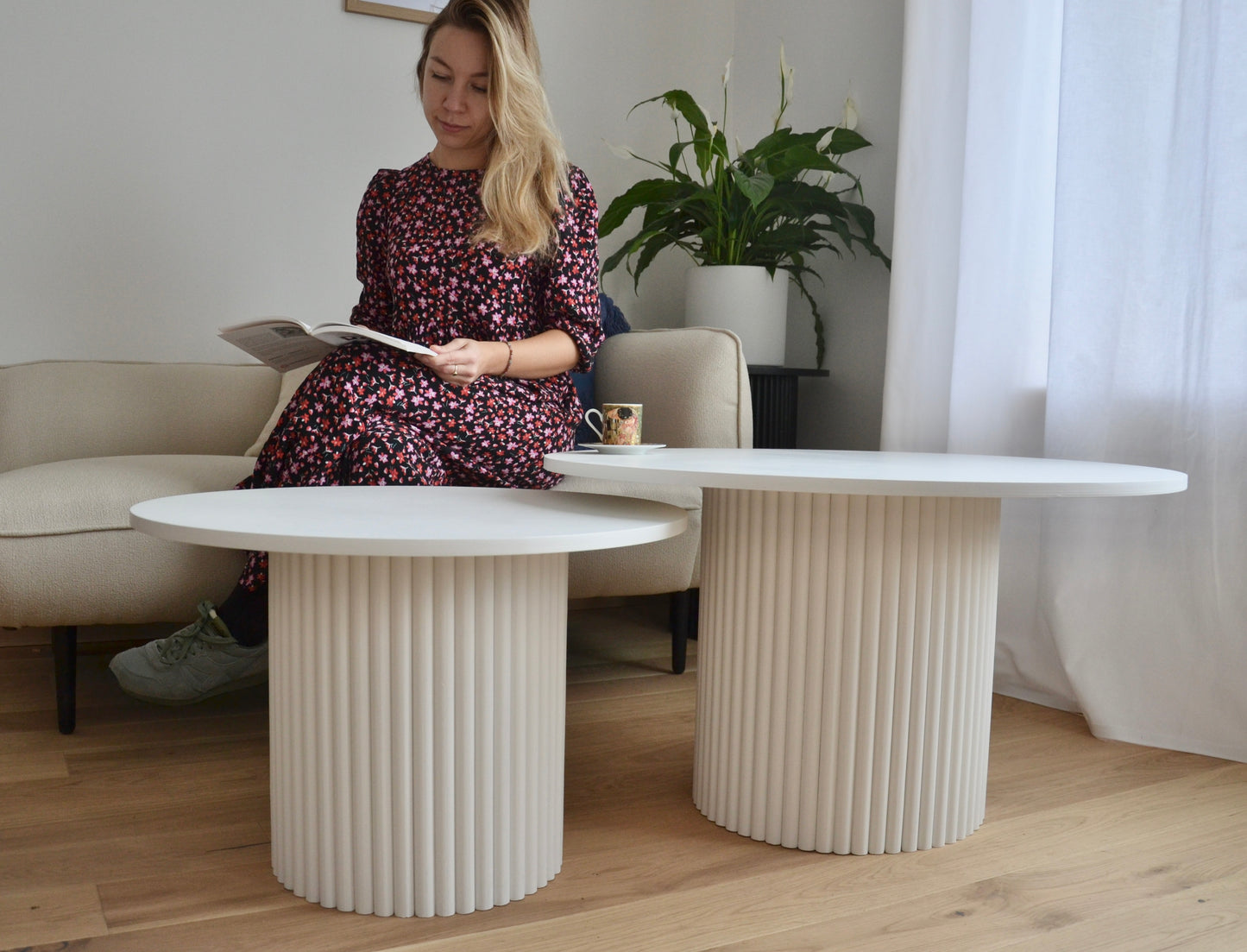
                  
                    set of two round fluted coffee tables in plain white Ø 80 & Ø 60 cm
                  
                