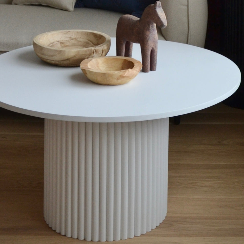 
                  
                    round fluted coffee table in plain white Ø 80 cm
                  
                