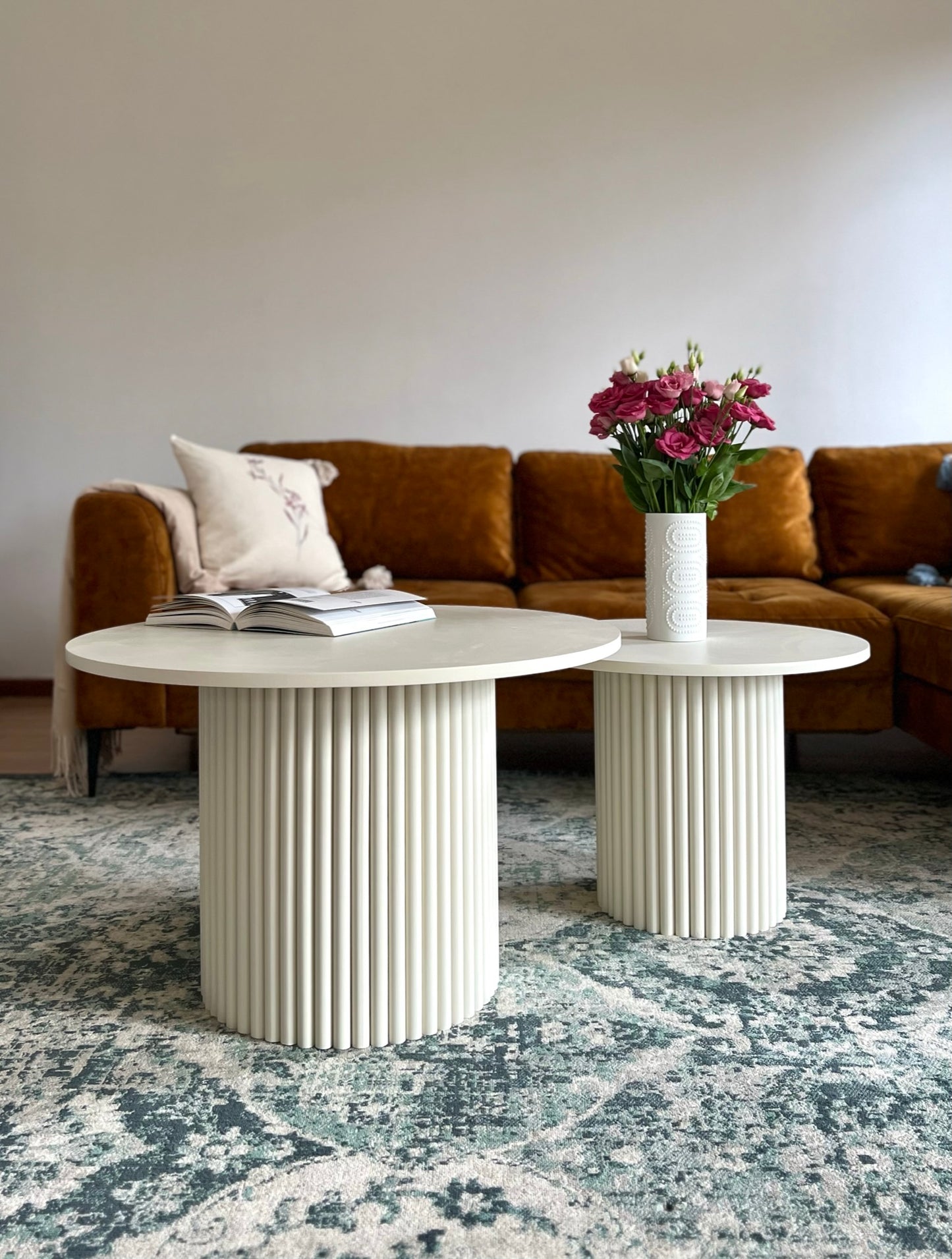 
                  
                    set of two round fluted coffee tables in light beige Ø 70 & Ø 53 cm
                  
                